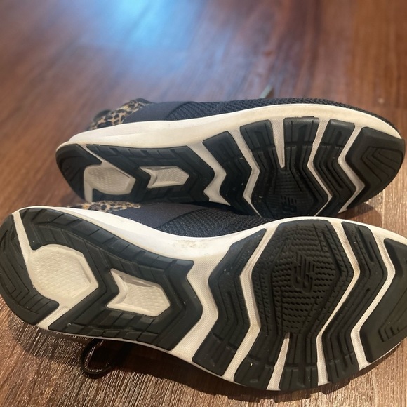 ✨✨ black memory foam new balance ✨✨ - Picture 4 of 6
